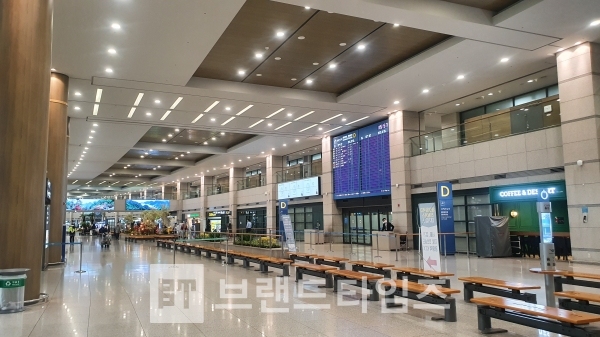 이용객이 현저히 줄어들 인천공항 입국장 모습 (사진 브랜드타임즈)