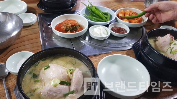 전국 어디에서도 맛 볼수 없는 삼계탕 '어사촌'/사진=브랜드타임즈