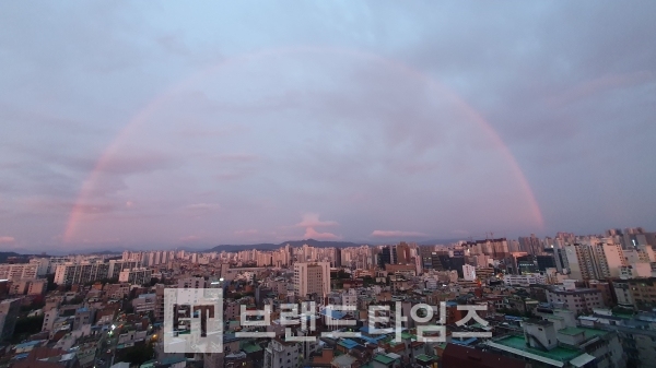 태풍전날 서울 무지개 (6일 저녁 한때 나타났던 무지개)