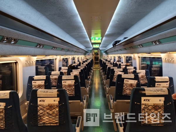 2021년 1월 1일 텅 빈 KTX 내부/사진=브랜드타임즈