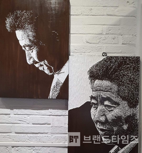 노무현 서거 `12주기 추모전시 ’사람사는 세상展’ 배너/사진=권오균 대표 페이스북